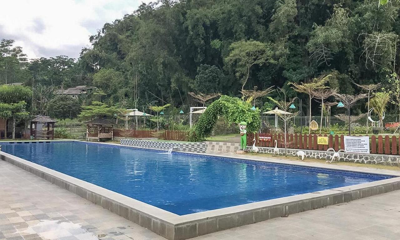 Hotel Reddoorz Near Wisata Paribendo Lawang Exteriér fotografie