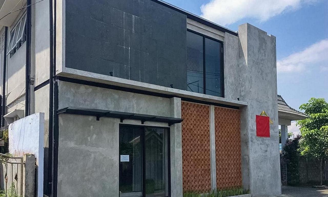 Hotel Reddoorz Near Wisata Paribendo Lawang Exteriér fotografie