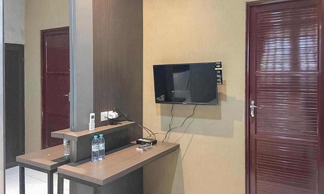 Hotel Reddoorz Near Wisata Paribendo Lawang Exteriér fotografie
