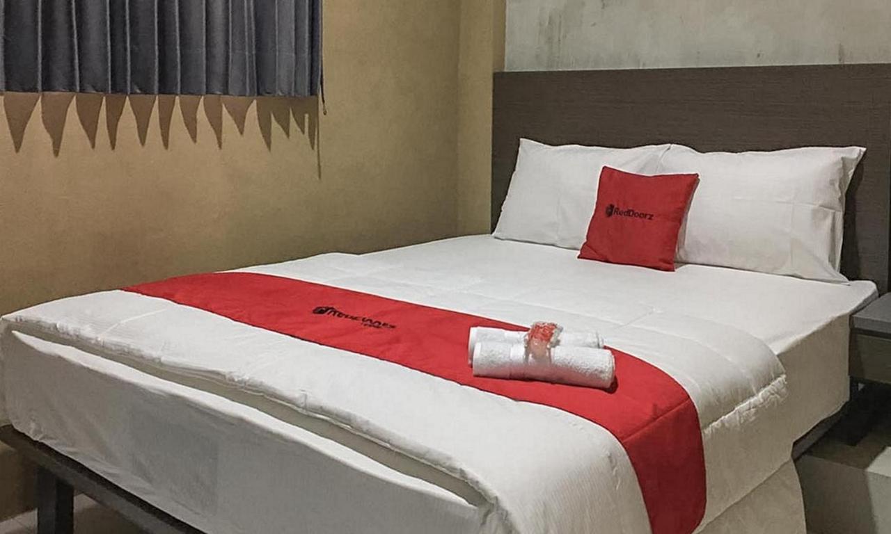 Hotel Reddoorz Near Wisata Paribendo Lawang Exteriér fotografie